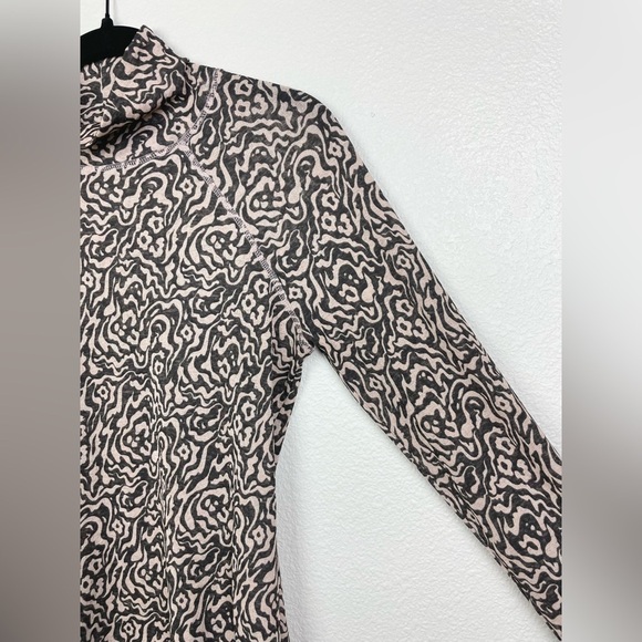 Nanushka Women's Small Raglan Turtleneck Top Mesh Jersey Graphic Animal Latte - Picture 5 of 16